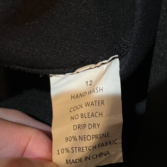 Girl's 3MM Wetsuit. Like NEW... Perfect Condition... - Picture 5 of 9